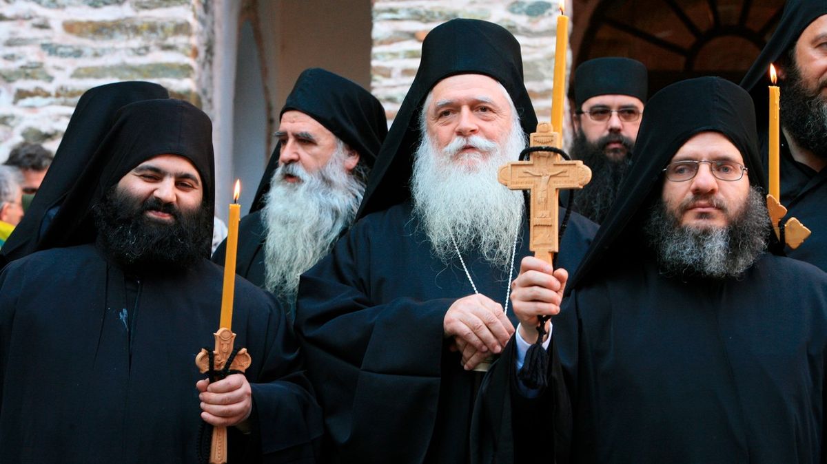 V klášteře v Řecku se porvali opilí mniši